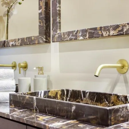 Appartamento Stunning Near Avenue Liberdade Lisbona