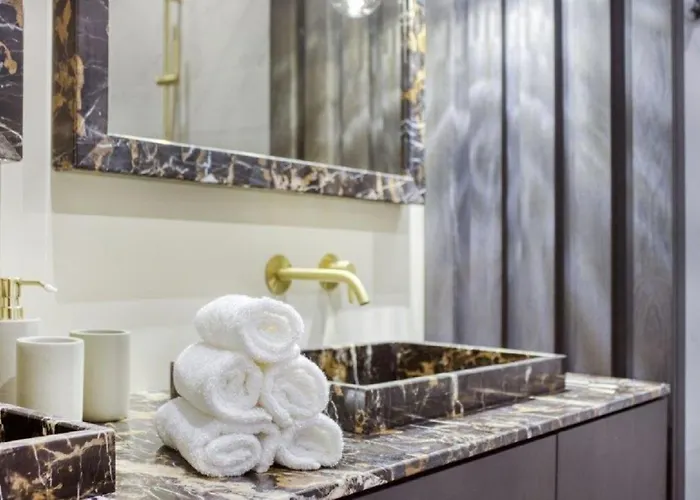 Stunning Near Avenue Liberdade Appartement Lissabon