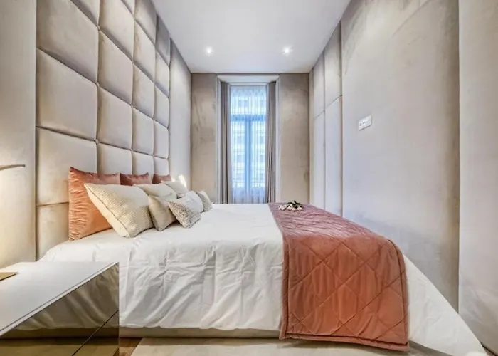 Stunning Near Avenue Liberdade Appartamento Lisbona