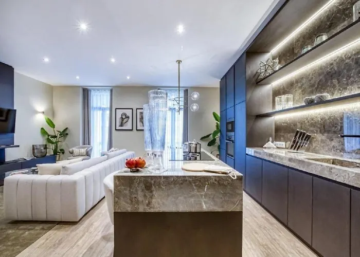 Stunning Near Avenue Liberdade Apartment