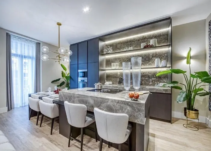 Stunning Near Avenue Liberdade Apartment *